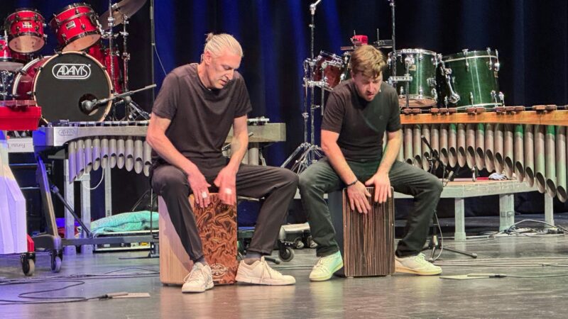 Forum-Konzert: „Drum Twins“ entfalten in Leverkusen ein schlagfertiges Perkussionsspektakel