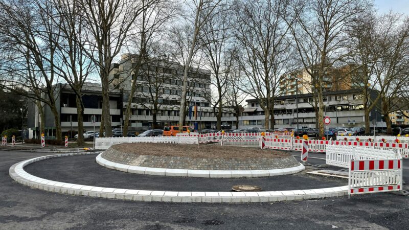 Neukirchener Straße: Kurzfristige Lösung am Kreisverkehr für Karneval geplant