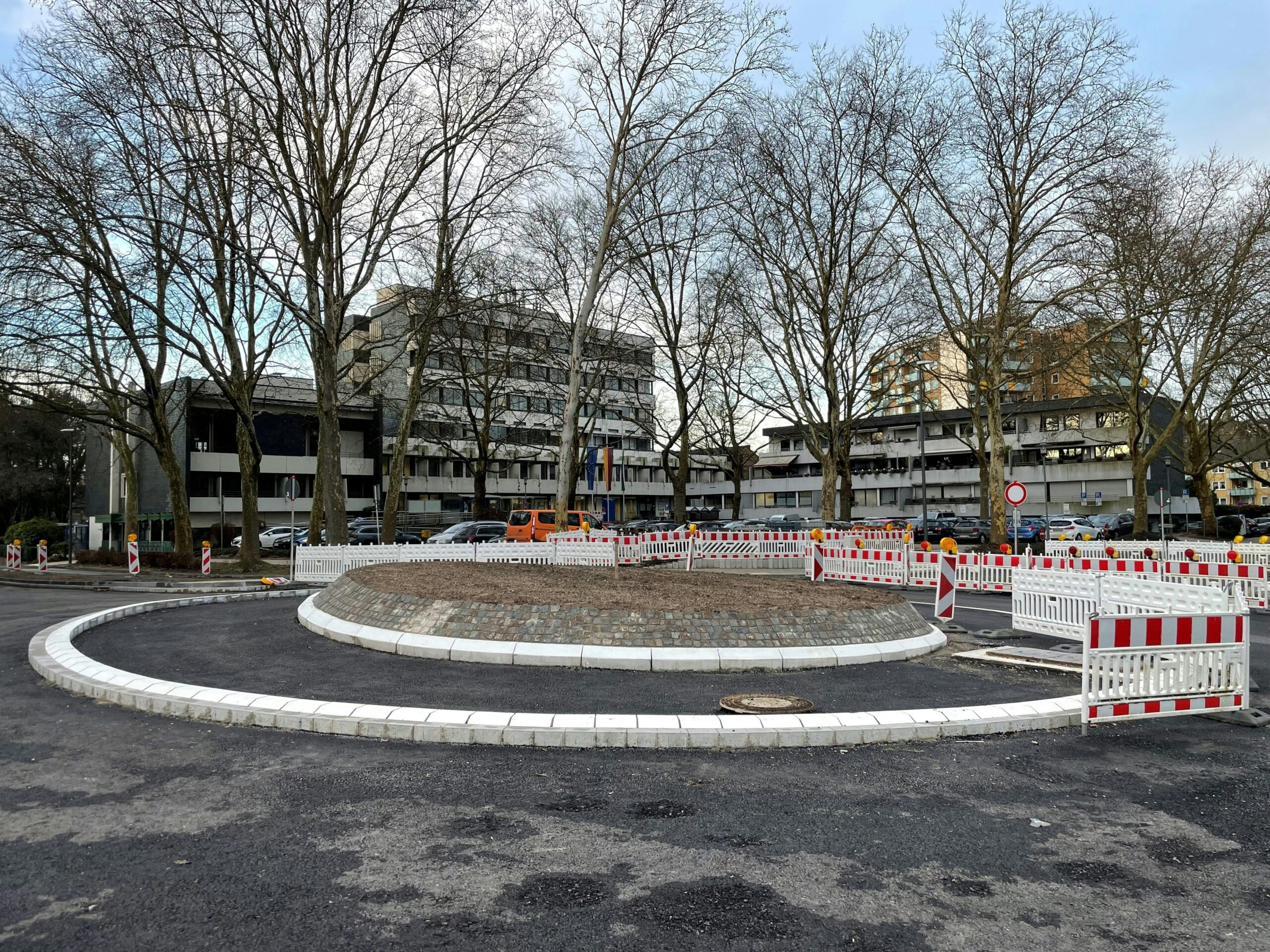 Neukirchener Straße: Kurzfristige Lösung am Kreisverkehr für Karneval geplant