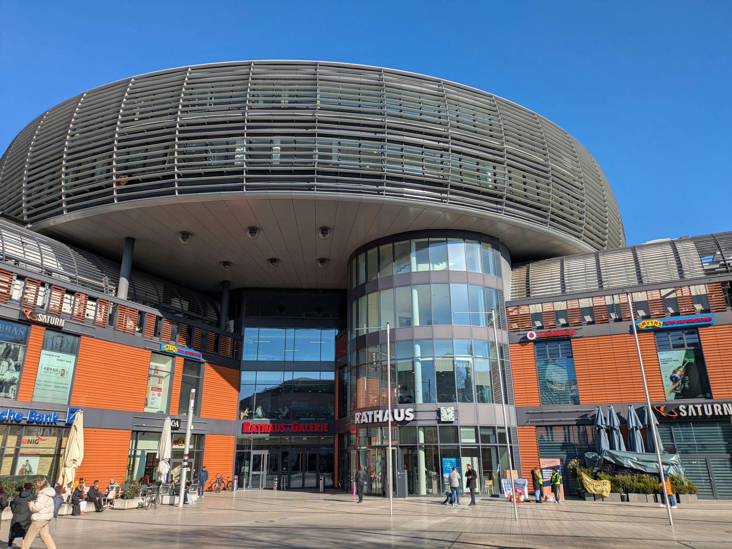 Bezahlkarte, Kredite, WfL, Autobahn: Das hat der Leverkusener Stadtrat entschieden