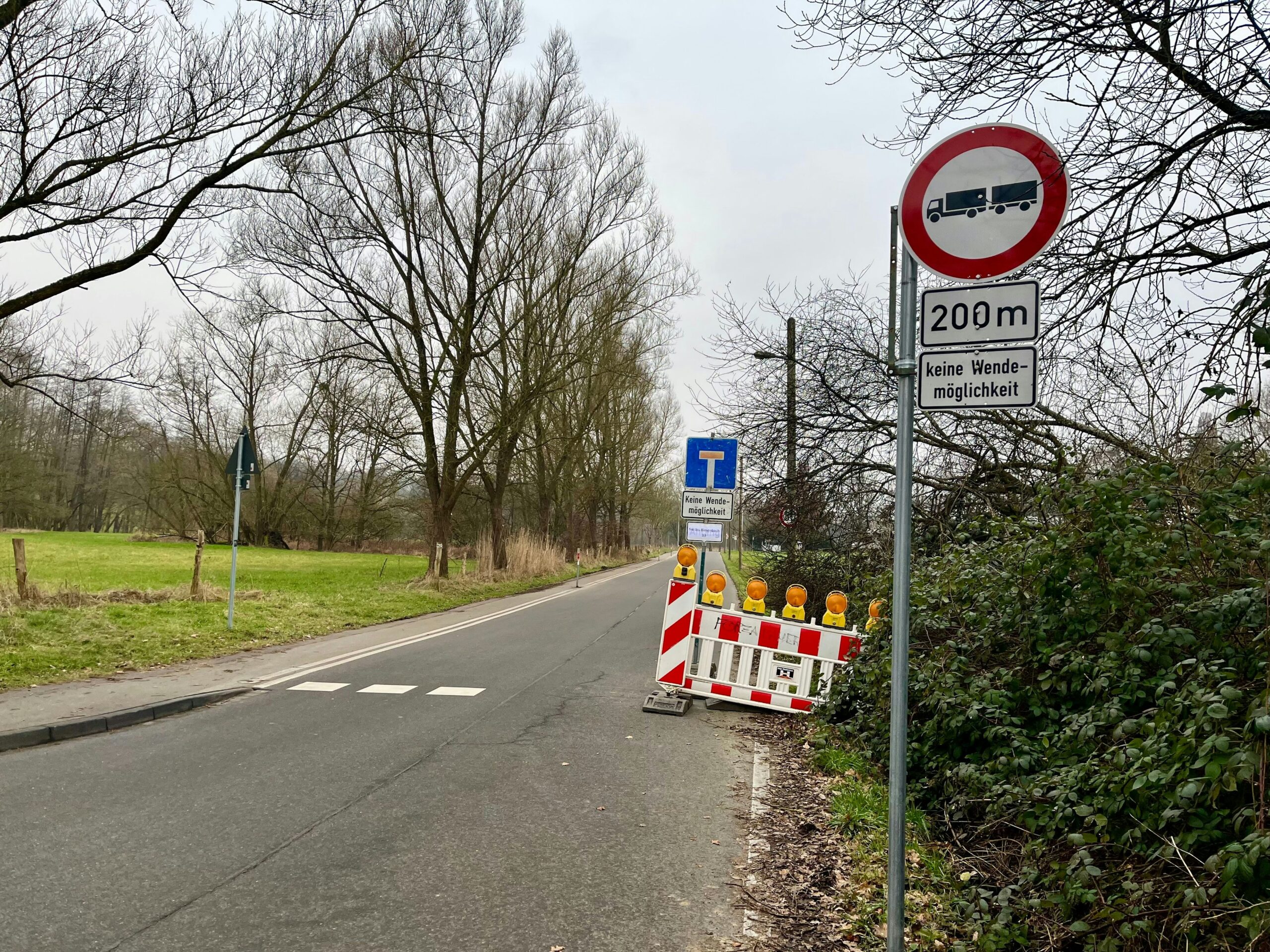 Schleichweg: Im Leverkusener Biesenbach gilt jetzt ein LKW-Durchfahrtsverbot