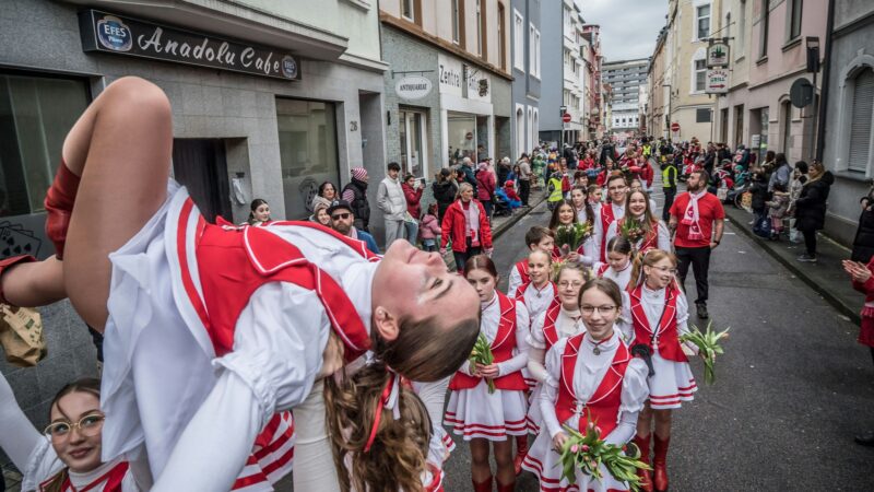 Startzeiten, Wege, Mottos: Was Sie über die Karnevalszüge 2025 in Leverkusen wissen müssen