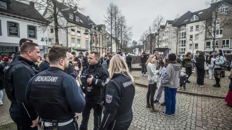 Karneval in Leverkusen und Köln: Polizei spricht von „angespannter Sicherheitslage“ – Kontrollen geplant