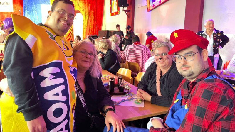 „Will immer mehr Karneval“: Leverkusens einzige inklusive Feier begeistert junge Jecken