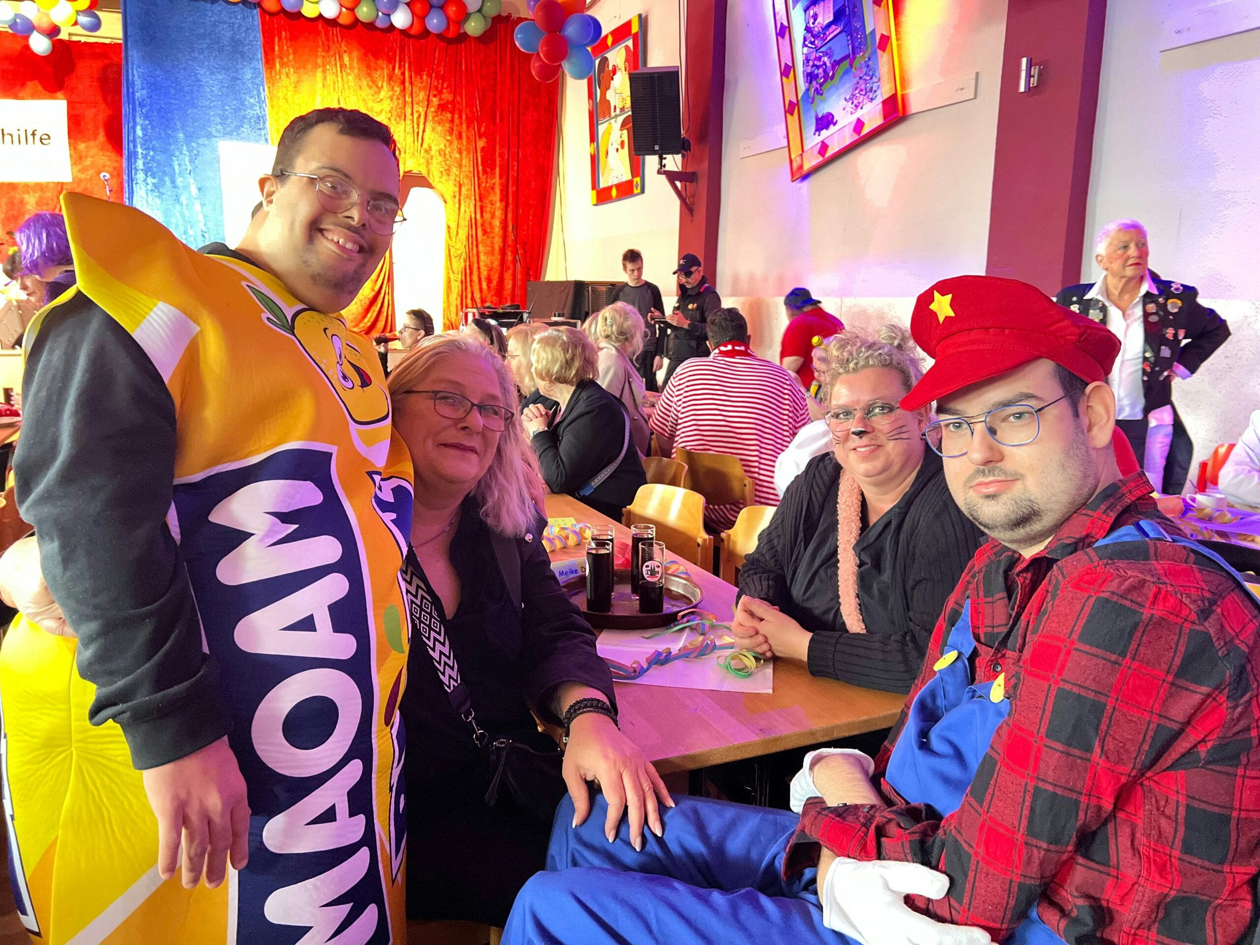 „Will immer mehr Karneval“: Leverkusens einzige inklusive Feier begeistert junge Jecken