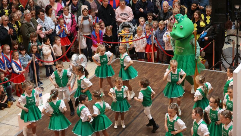 Karnevals-Tanz: KG Grün Weiß Schlebusch holt Mini Pänz-Pokal in Wiesdorfer Rathaus-Galerie