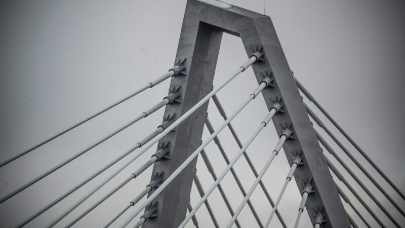 Verdacht auf Eis-Abfall: Polizei sperrte Leverkusener Brücke am Morgen kurz