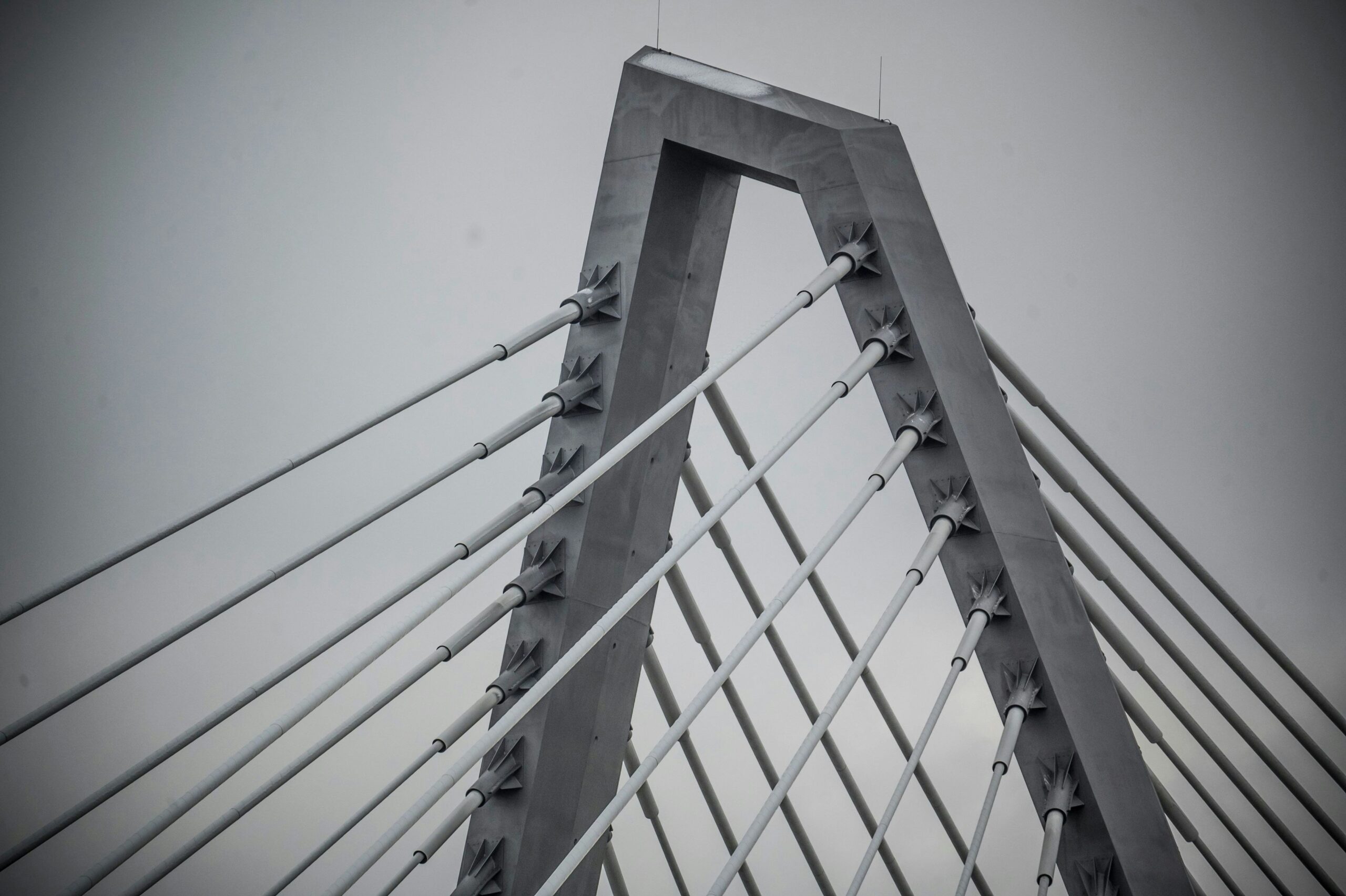 Verdacht auf Eis-Abfall: Polizei sperrte Leverkusener Brücke am Morgen kurz