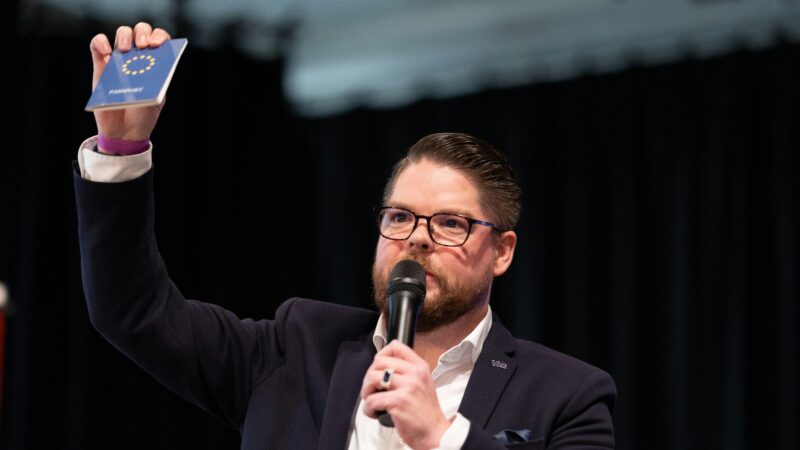 Fragen an Friedrich Jeschke: „Volt lehnt eine Verschärfung des EU-Asylrechts ab“