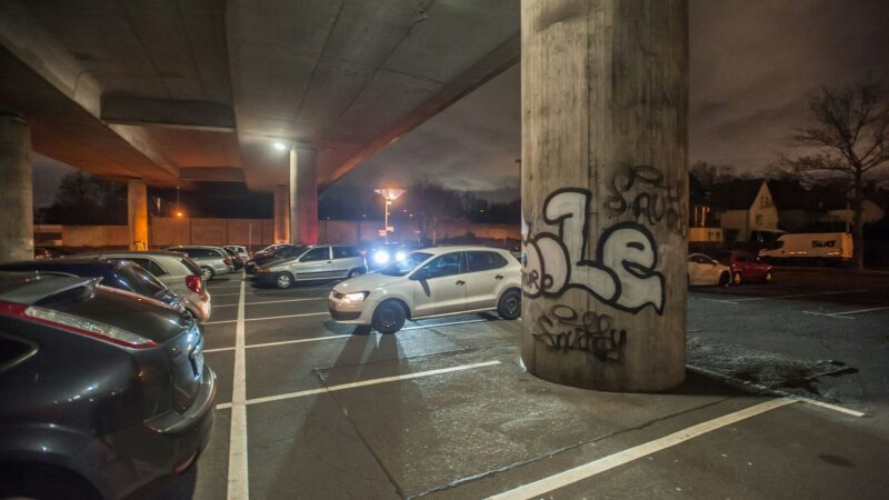 Politische Meinungen geteilt: Mehrheit unterstützt Umbau von Sportplätzen zu Parkplätzen in Leverkusen