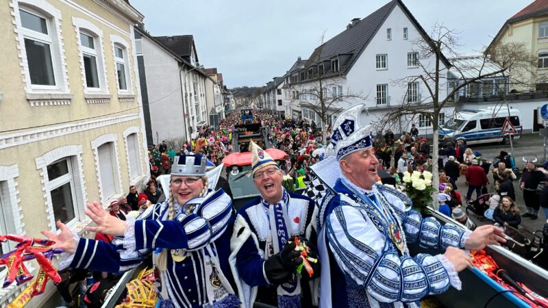 Aufstellung, Sperrung, Zugweg: Alle Infos zum Blütensamstagszug in Leichlingen