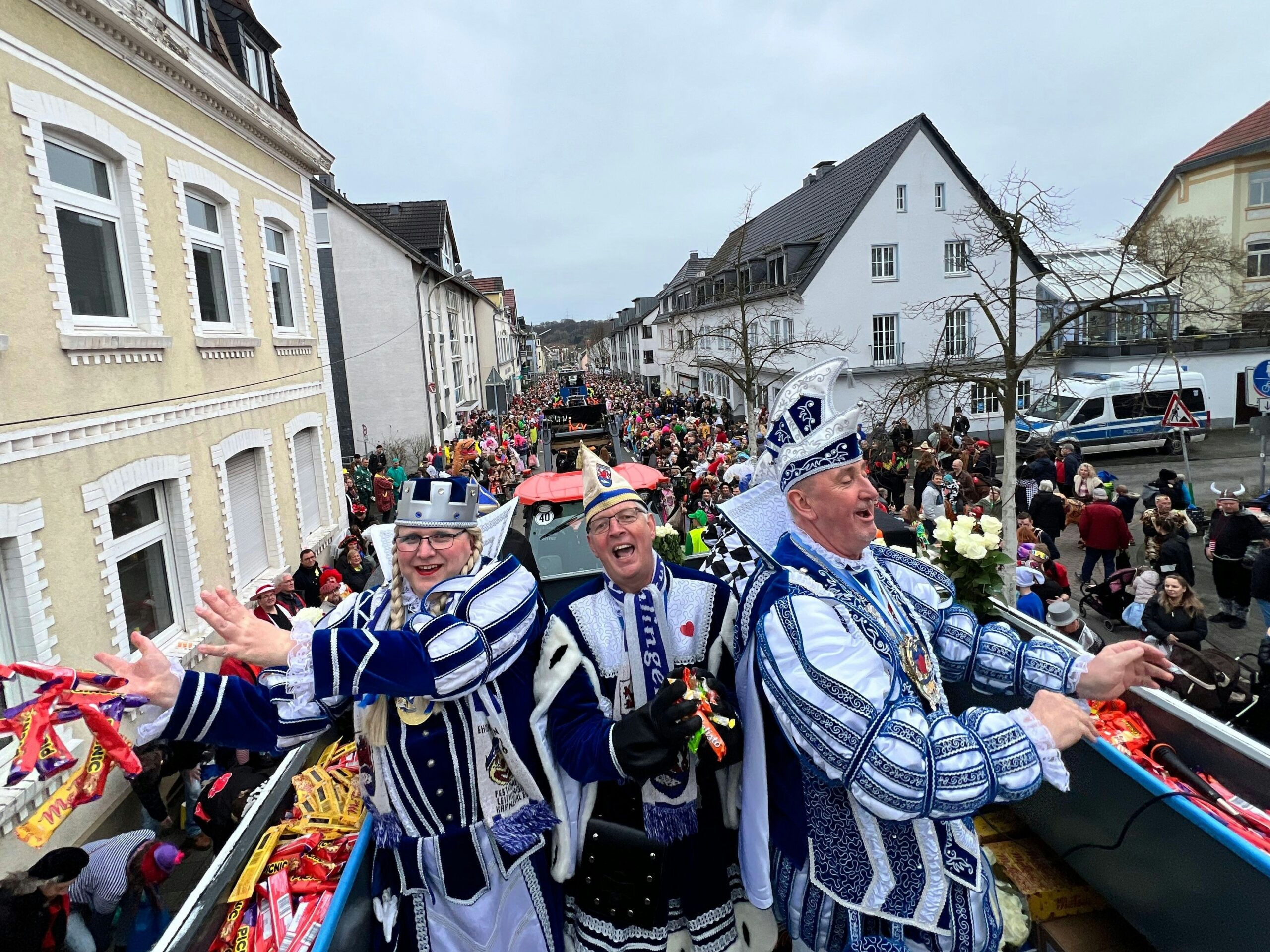 Aufstellung, Sperrung, Zugweg: Alle Infos zum Blütensamstagszug in Leichlingen