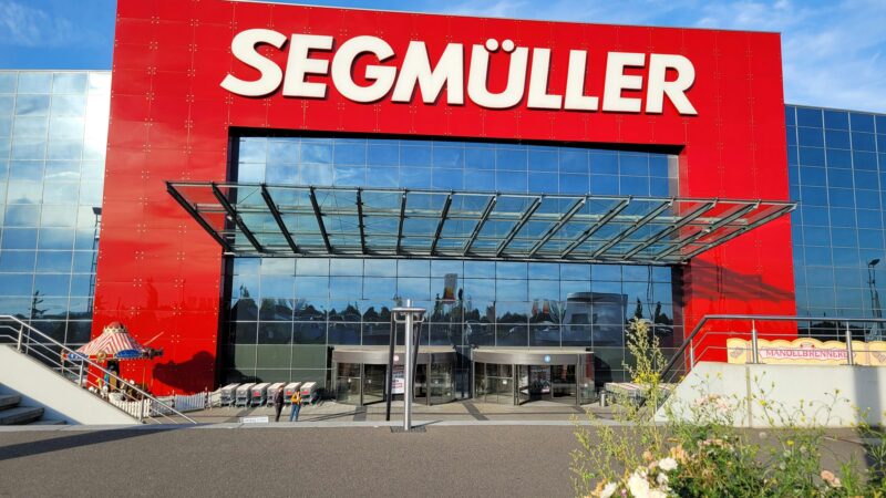 Klagen gegen Pulheimer Möbelhaus: Hauptverhandlungen gegen Segmüller sind noch nicht in Sicht