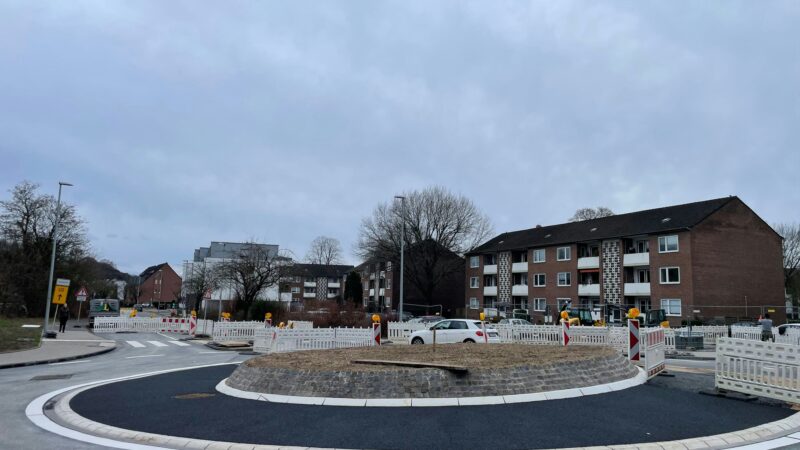 Neukirchener Straße: Kreisverkehr am Leichlinger Rathaus ist bald endlich befahrbar
