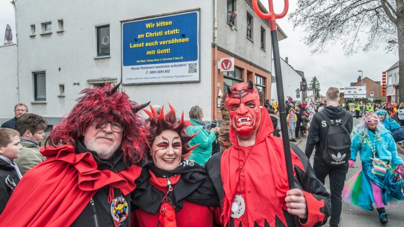 Kreisverkehr Ringstraße: Verkehrsführung an Hitdorfer Baustelle für Karneval geändert