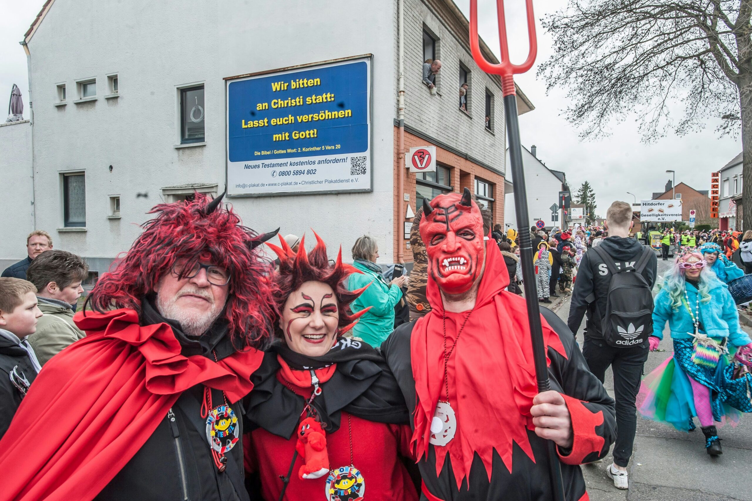 Kreisverkehr Ringstraße: Verkehrsführung an Hitdorfer Baustelle für Karneval geändert