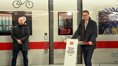 Neuer ICE „Düsseldorf“ rollt im Karnevals-Design durch Europa