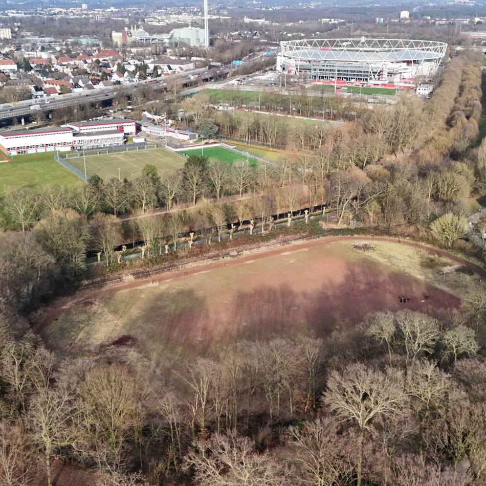 Autobahnausbau in Leverkusen betrifft auch Stellfläche unter „Stelze“: Bayer 04 stellt Plan für Ersatzparkplätze vor