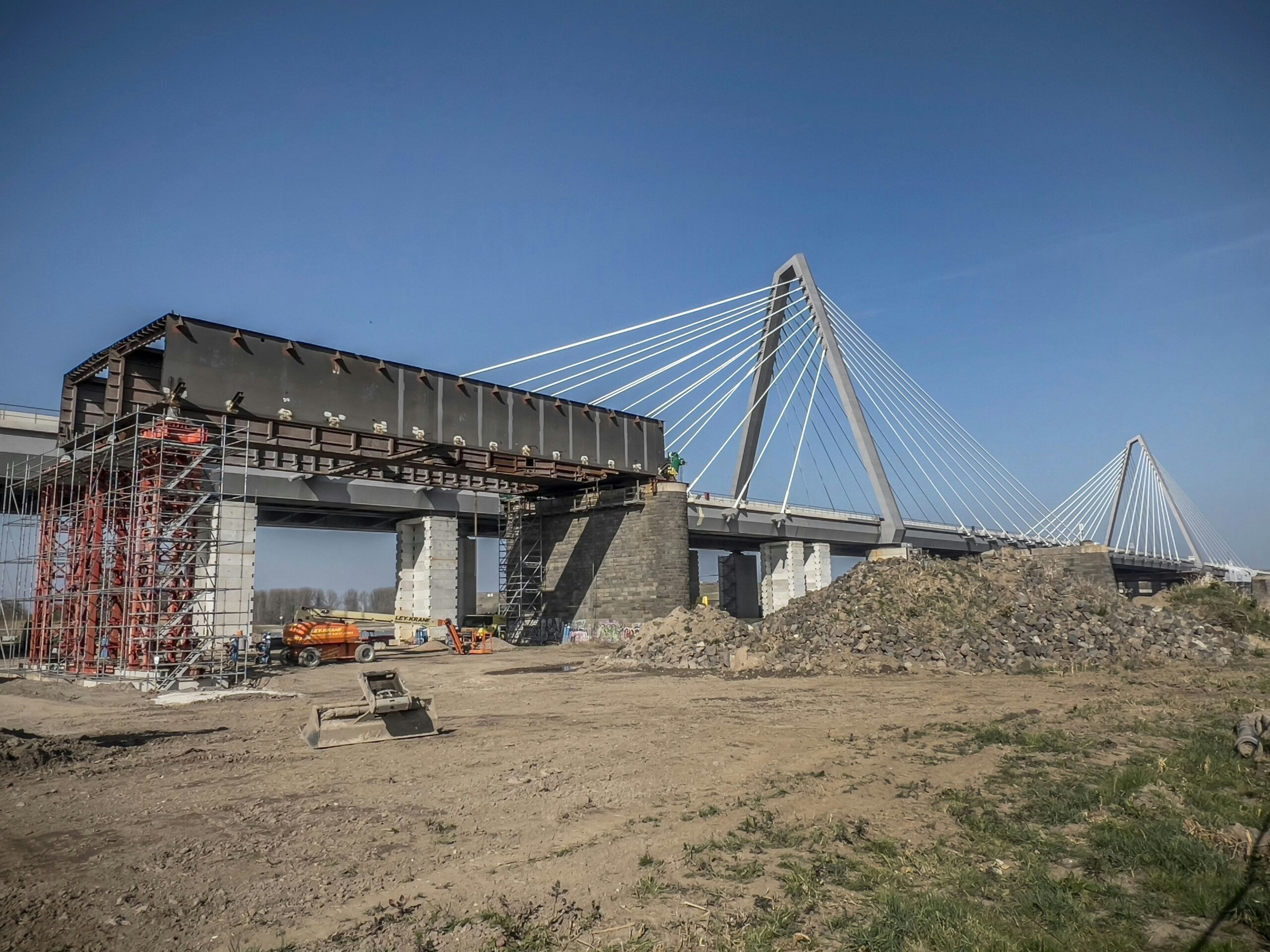 Abriss: Der letzte Rest der alten Leverkusener Rheinbrücke verschwindet