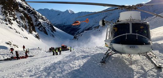 Norwegen: Skifahrer überlebt sieben Stunden unter Schneemassen