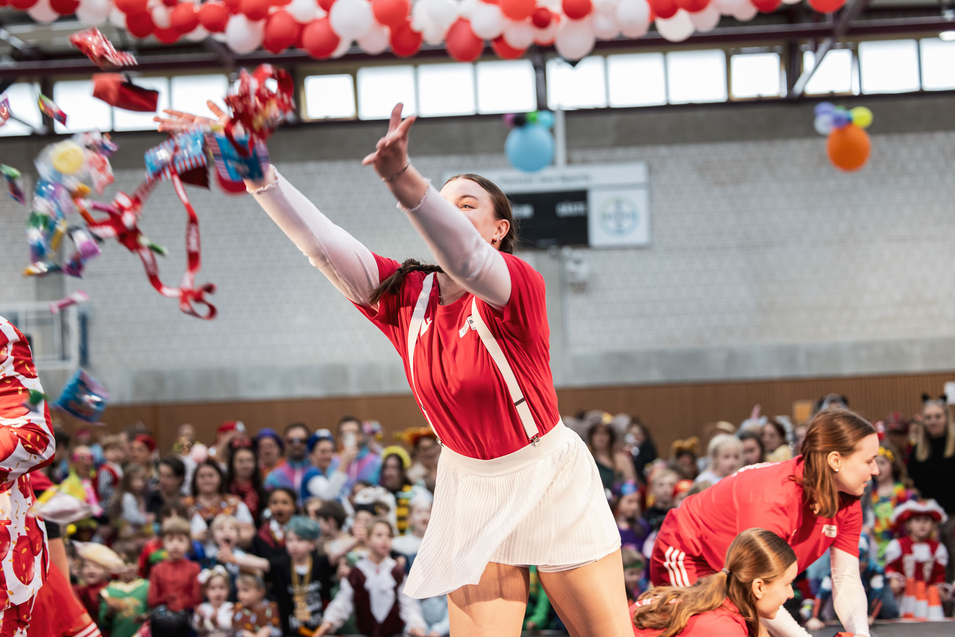 Pänz feiern beim TSV stimmungsvollen Karneval