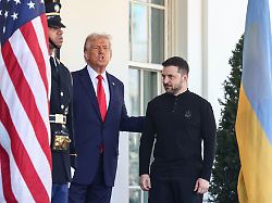 „Warum tragen Sie keinen Anzug?“: Rechtem Kommentator passt Selenskyjs Outfit nicht