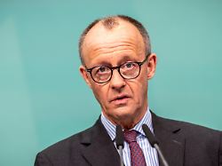 Reaktion auf Trump und Selenskyj: Merz spricht von „herbeigeführter Eskalation“ aus US-Richtung