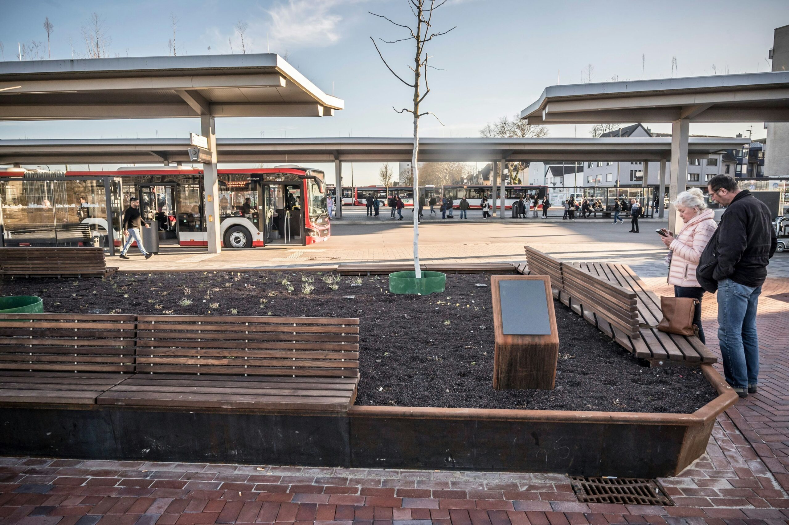 Neue Bahnstadt: Leverkusen gibt zentralen Opladener Platz am Busbahnhof frei – zur Hälfte