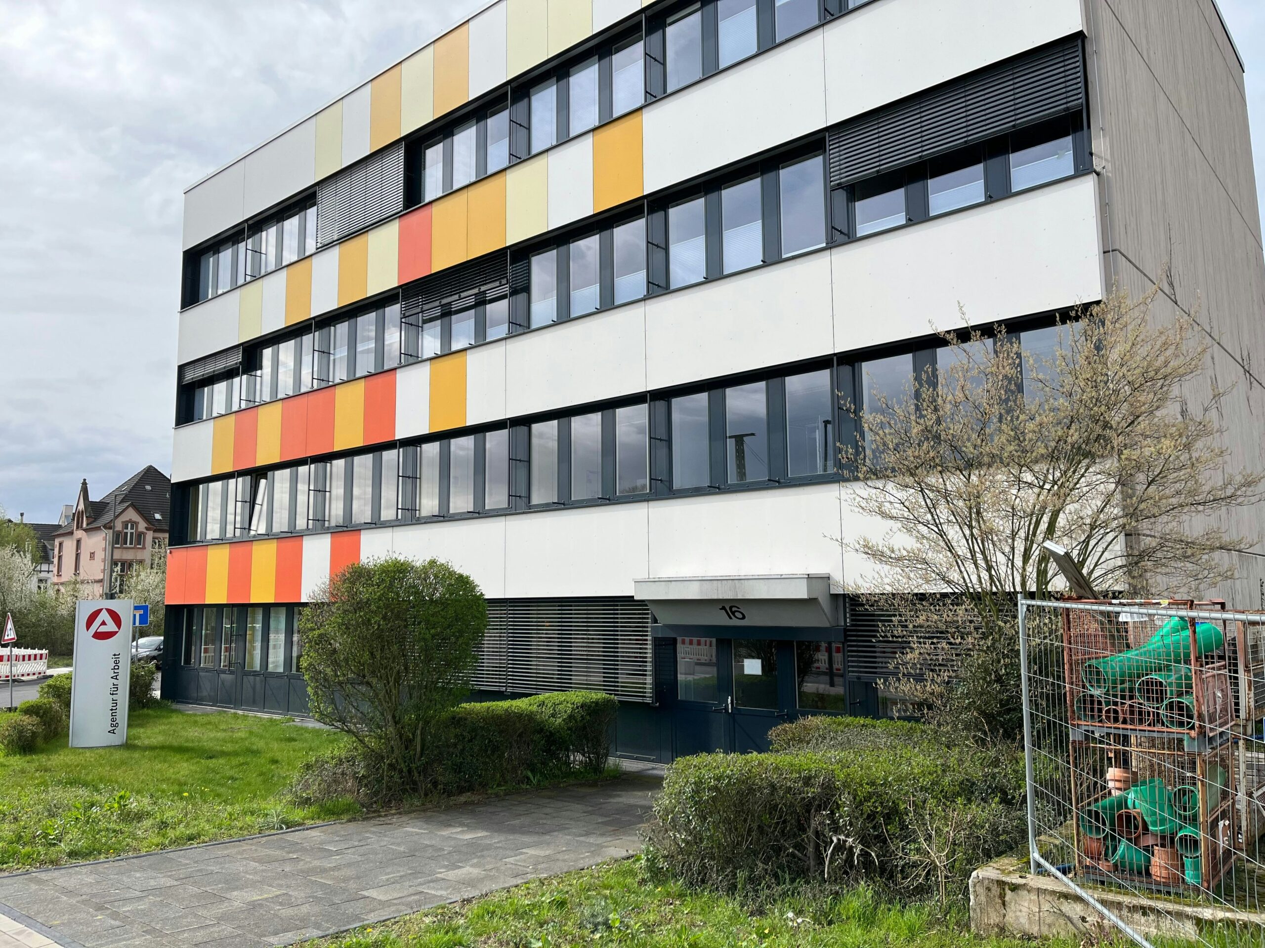 Februar-Zahlen: Wieder mehr Arbeitslose in Leverkusen