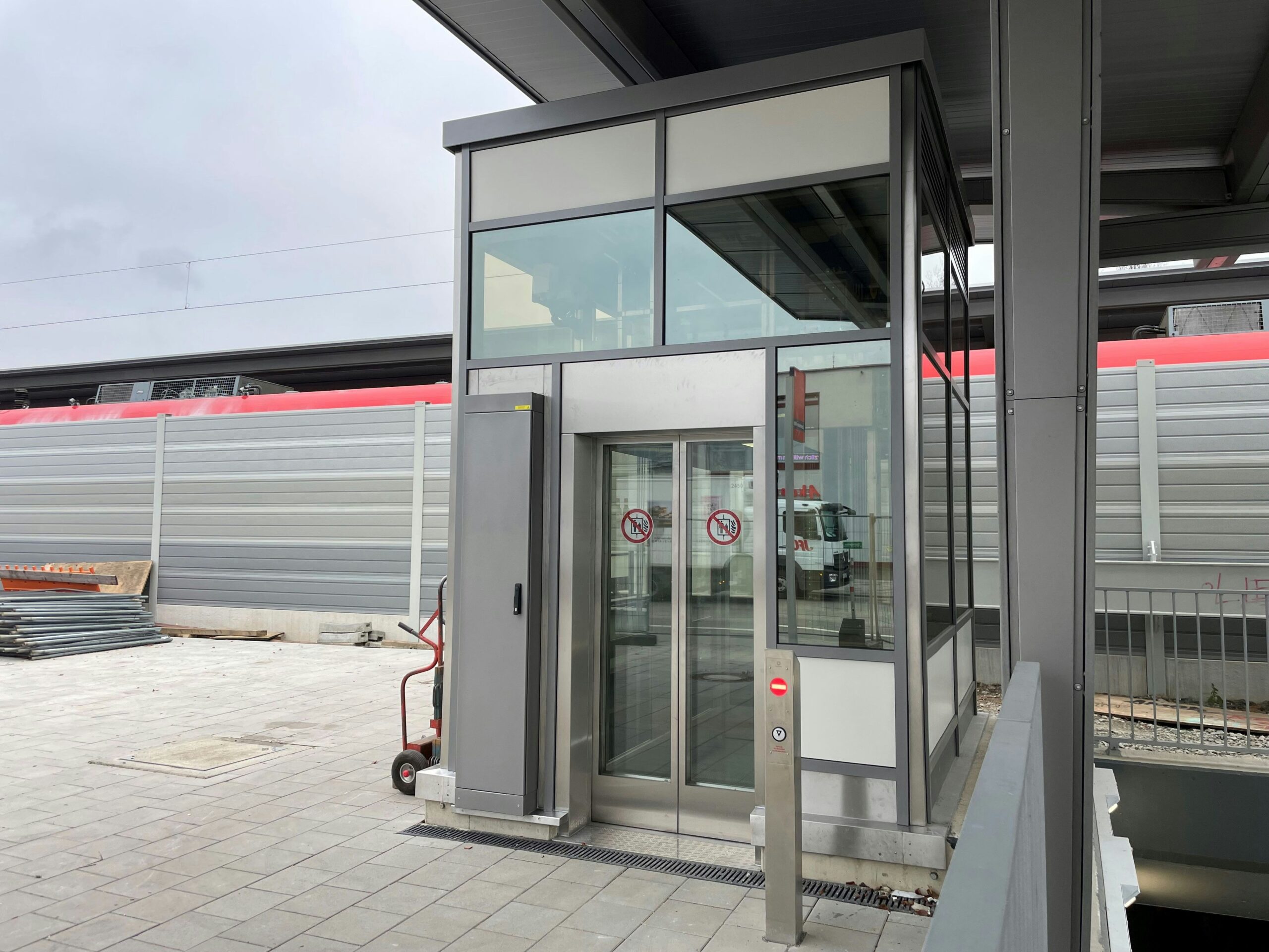 Bericht über Stationsqualität: Leverkusens Bahnhöfe kämpfen mit Graffitis