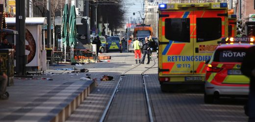 Mannheim: Autofahrer fährt in Menschengruppe – mindestens ein Toter