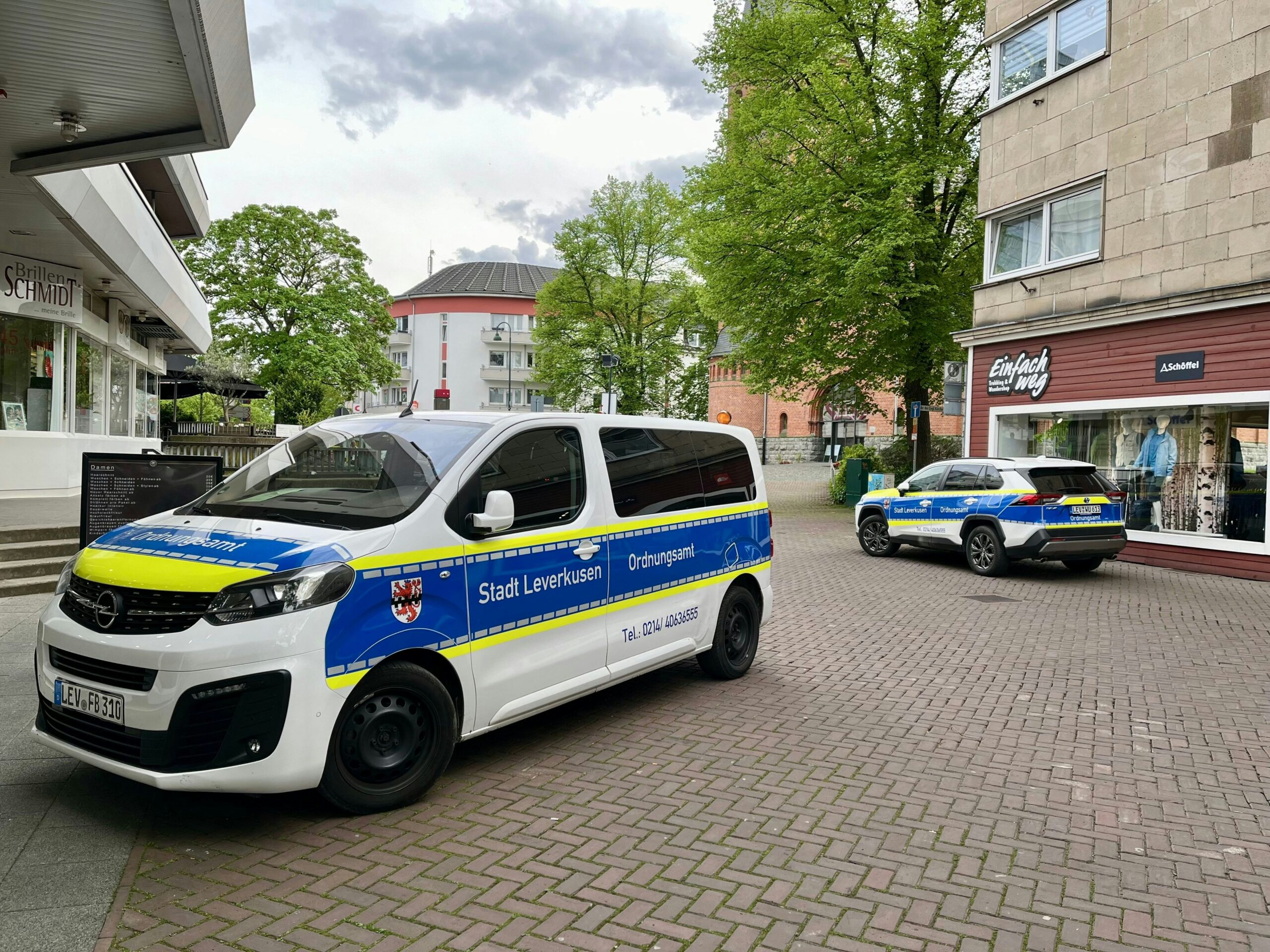 900 unversteuerte E-Zigaretten: Stadt, Polizei und Zoll kontrollieren 16 Läden in Leverkusen