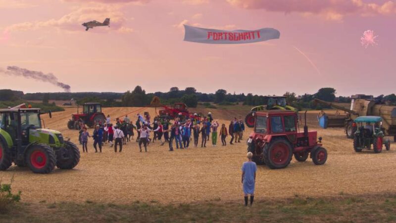 Rote Sterne überm Feld (2025)