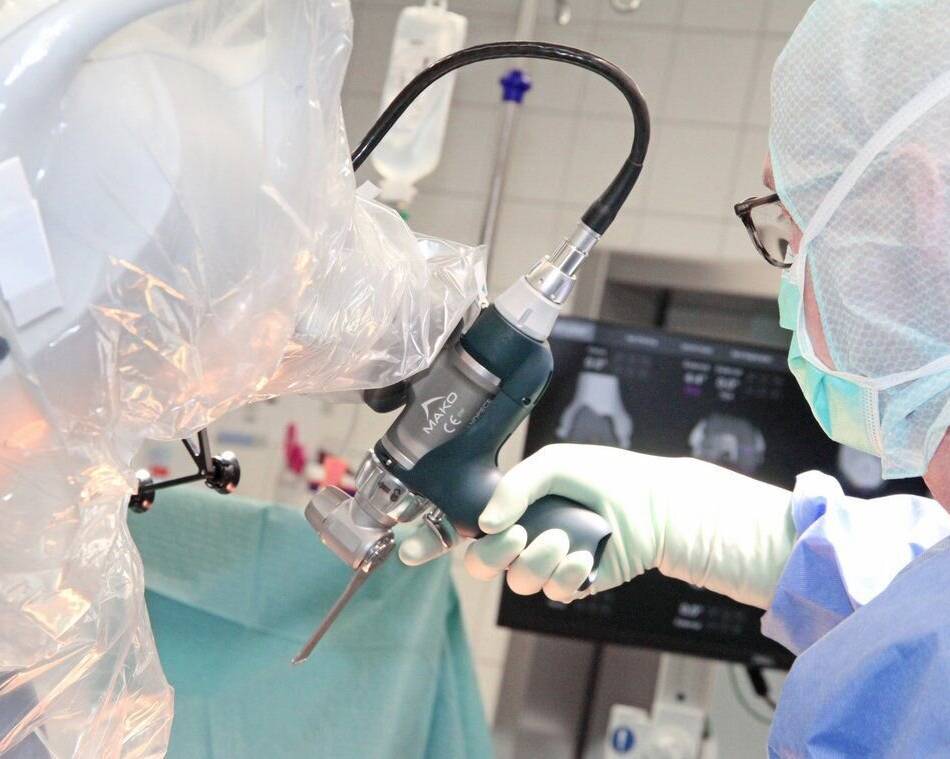 Knie-OP-Roboter am Klinikum Leverkusen hat sich bewährt: „Eine Revolution in Sachen Genauigkeit“