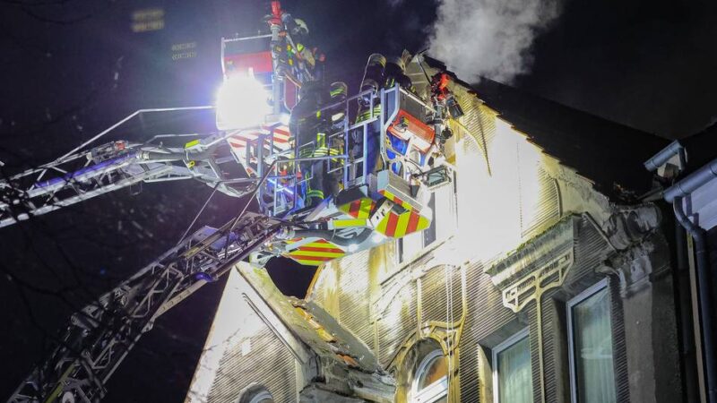Feuer im Obergeschoss: Zwei Tote bei Wohnungsbrand in Leverkusen