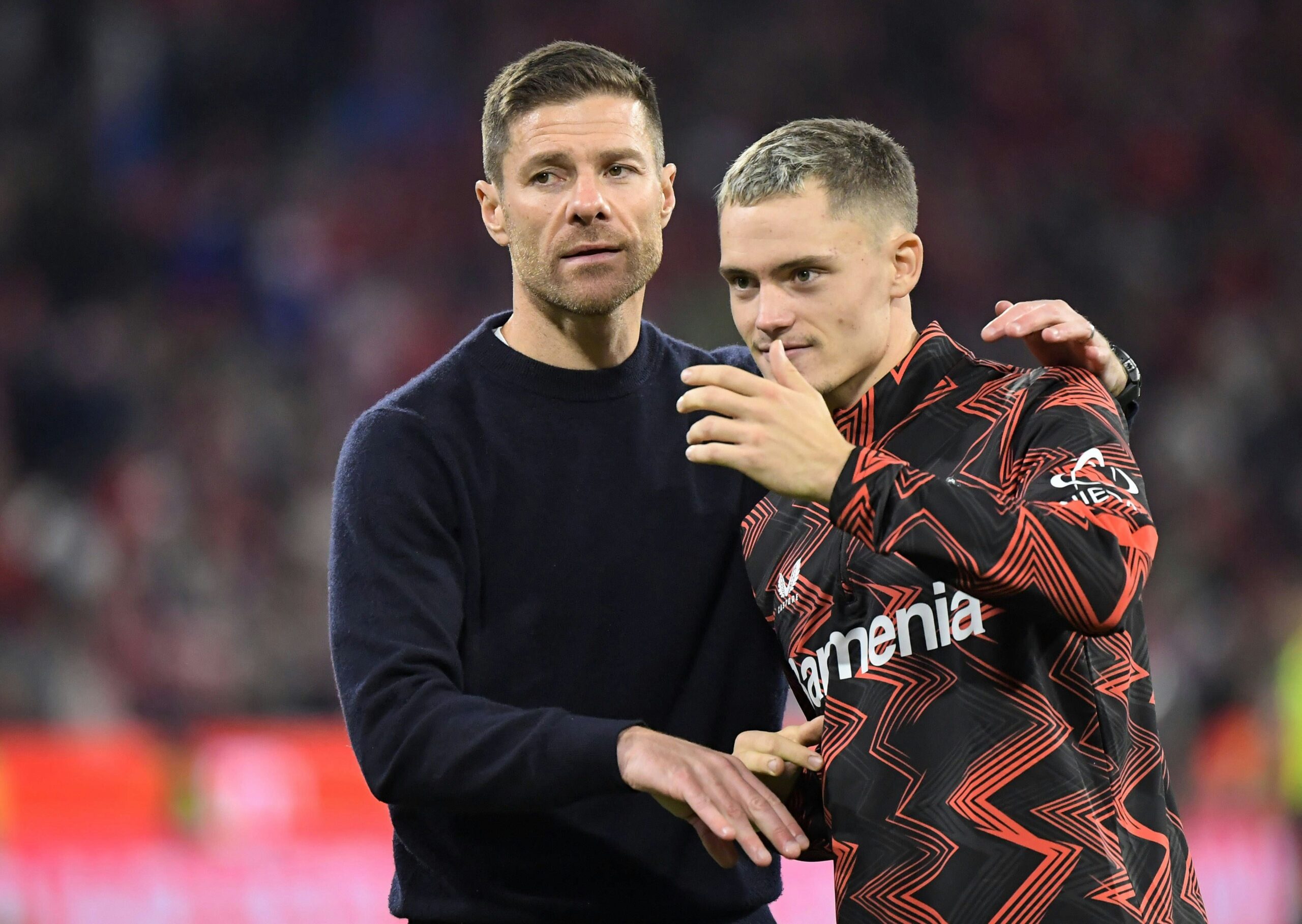 Startrainer und Topspieler vor Abflug?: So steht es um die Zukunft von Xabi Alonso und Florian Wirtz bei Bayer 04