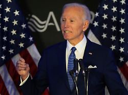 Erster Auftritt seit Januar: Biden erinnert Trump an „heiliges Versprechen“