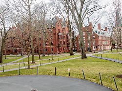 Einfrieren von Milliardengeldern: Trump droht Harvard mit mehr Ärger – Obama mischt sich ein