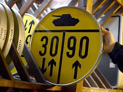 Marode Brücken gefährden Konvois: Reservistenverband will wieder „Panzerschilder“ einführen