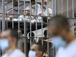 Gegen Gebühr ins Mega-Gefängnis?: Trump erwägt Verlegung von US-Verbrechern nach El Salvador