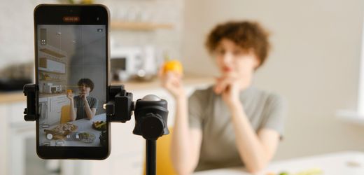 Mukbang-Trend auf TikTok: Essen bis zum Umfallen – warum die Videos so gefährlich sind