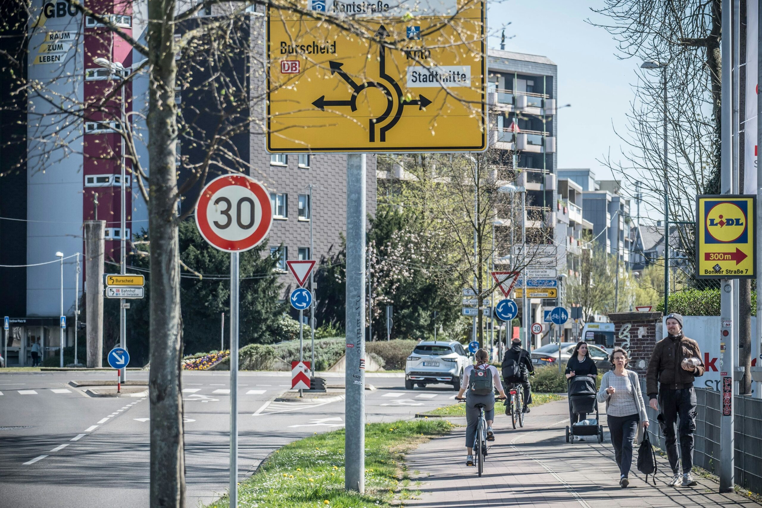 Leverkusenerin stirbt am Kreisel: Am Berliner Platz gilt jetzt Tempo 30