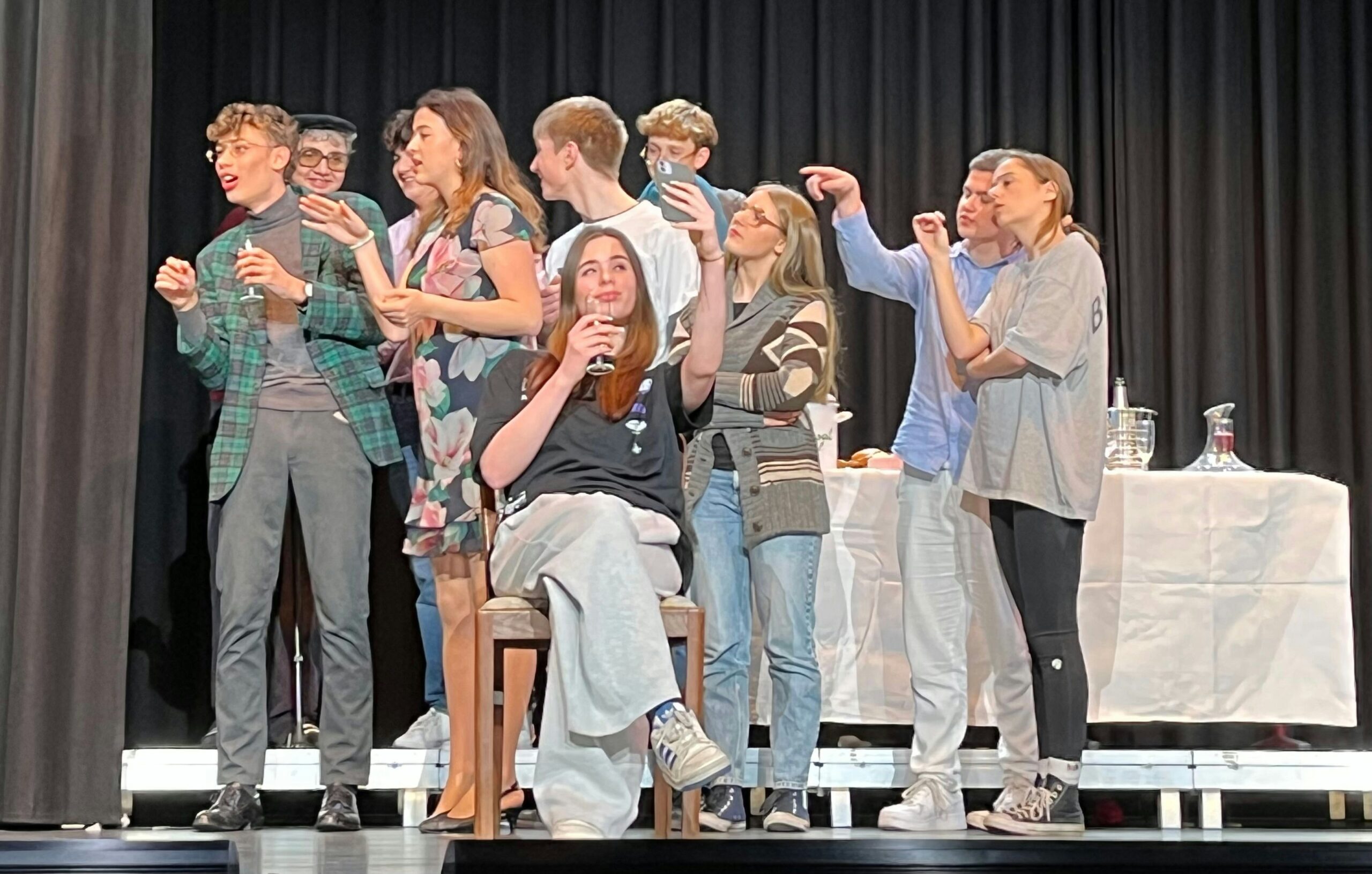 Freiherr-vom-Stein-Gymnasium: Leverkusener zeigen Abgründe auf dem Weg zum „Richtfest“