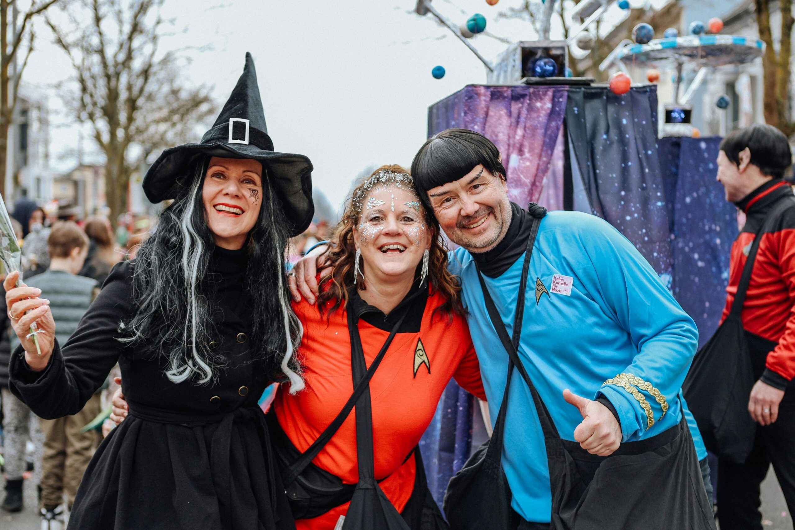 Karneval in Leverkusen: Schlebuscher Zug prämiert Teilnehmer und stellt neues Motto vor