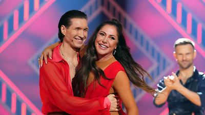 Let’s Dance 2025: Auf einmal kämpft Simone Thomallas Tanzpartner Evgeny mit den Tränen