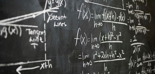 KI-Modelle von Google und OpenAI meistern Mathewettbewerb für Schüler