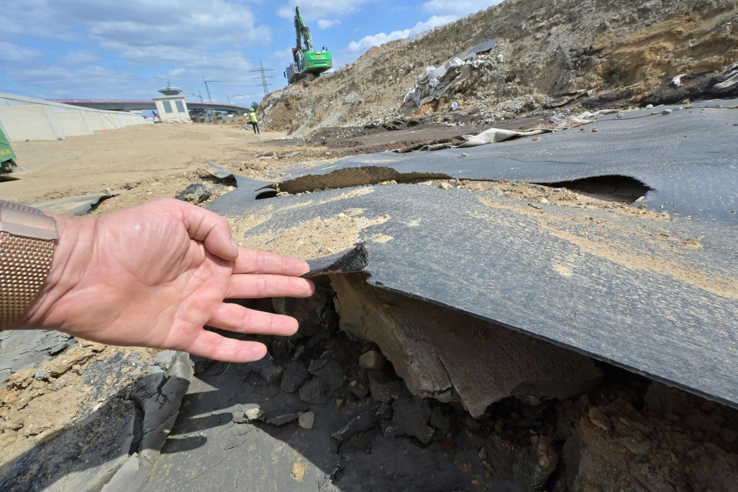 Kreuz Leverkusen-West: Autobahn GmbH will bei Altlast-Öffnung Vorgaben beachtet haben