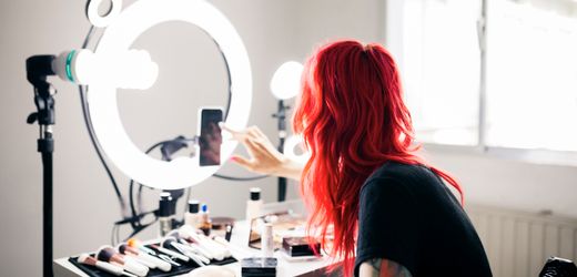 Influencer und Steuern: »Manche haben plötzlich ein Riesenpublikum und verdienen 100.000 Euro im Monat«