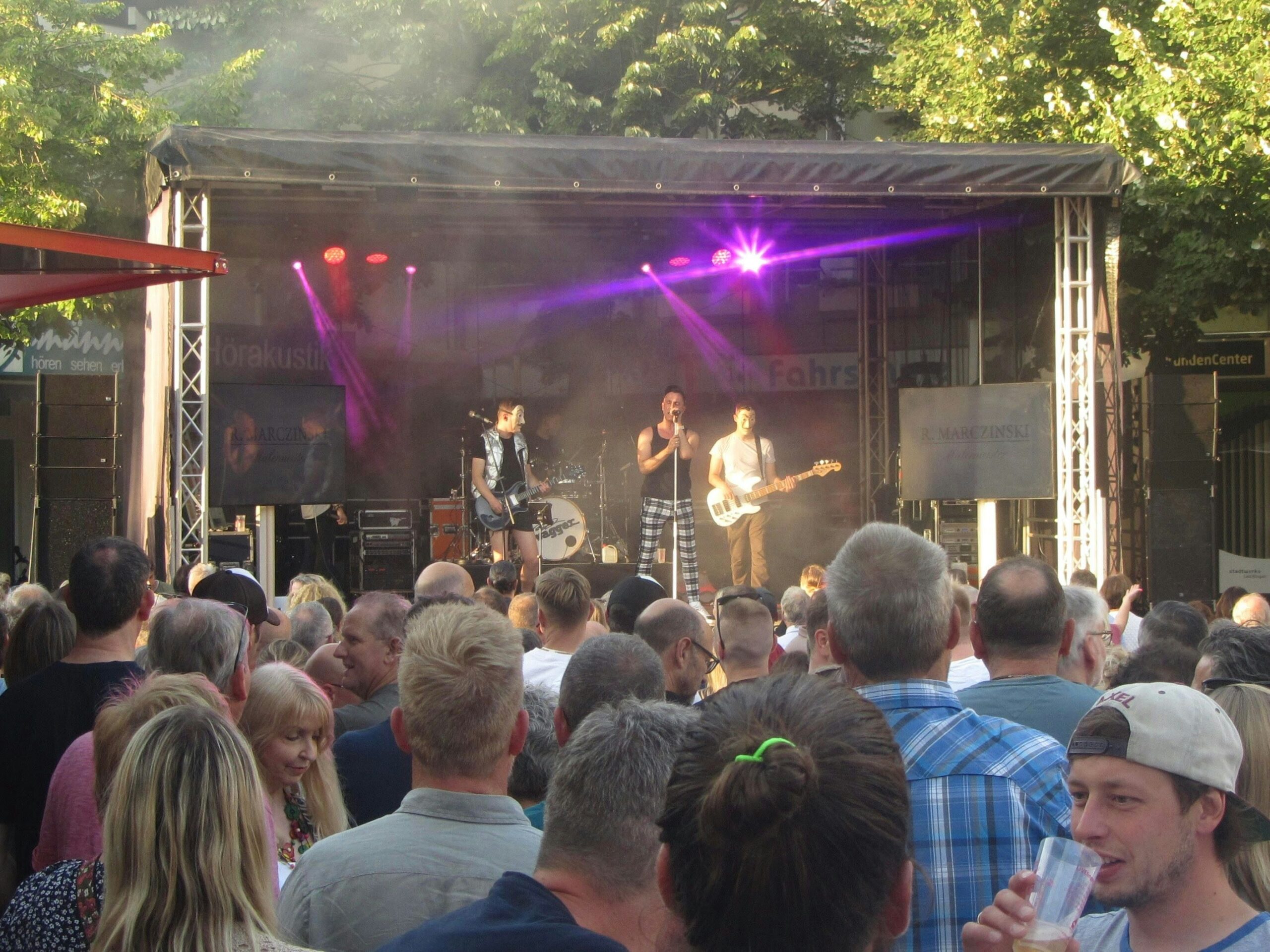 „Livelingen“ im Brückerfeld: „Swagger“ bringt Leichlingen zum Tanzen