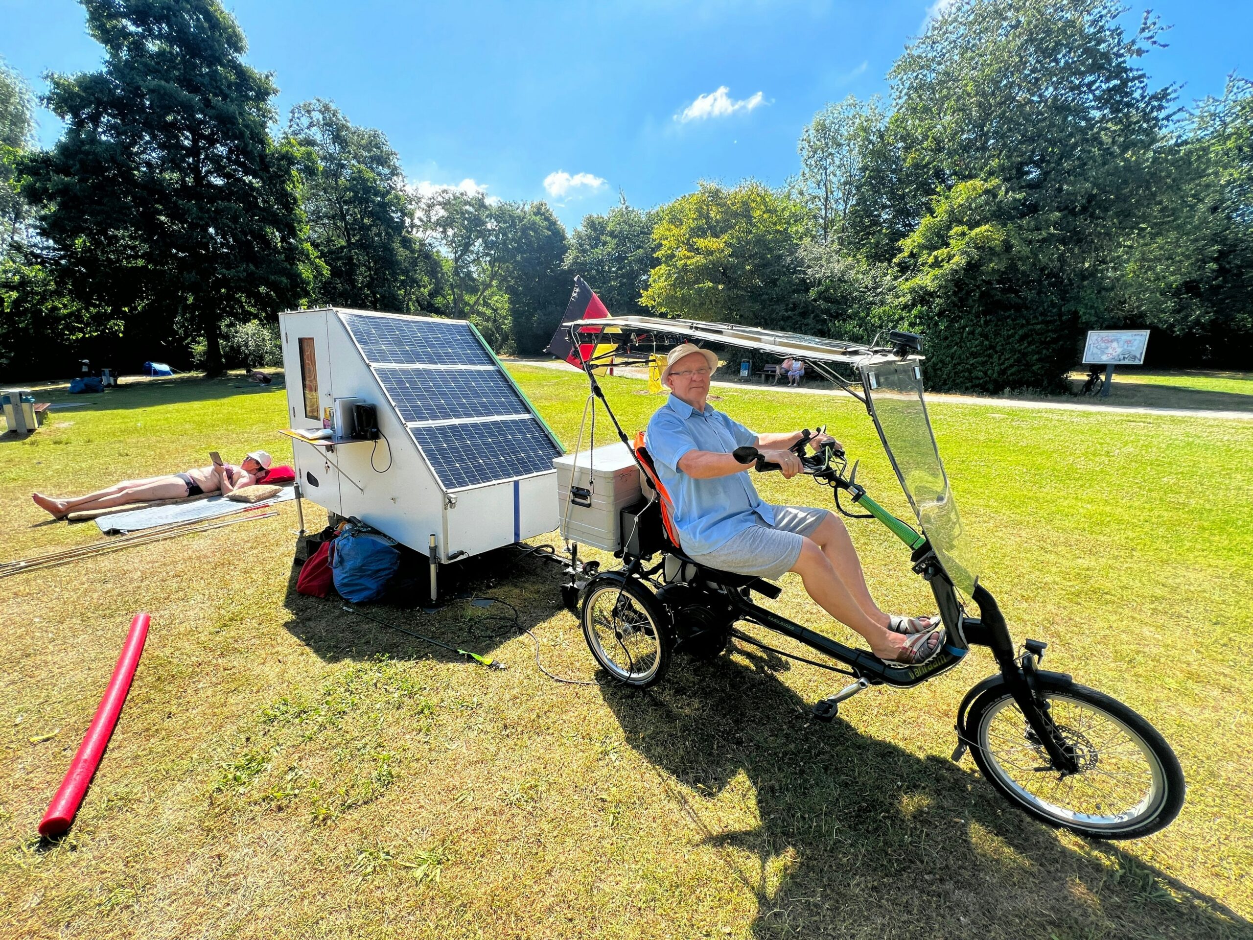 Solar-Wohnwagen: Leverkusener will mit Eigenbau in die Berge